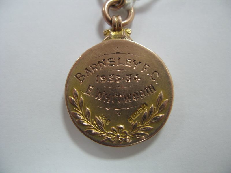 Other image for Medal goes under hammer for £1,550